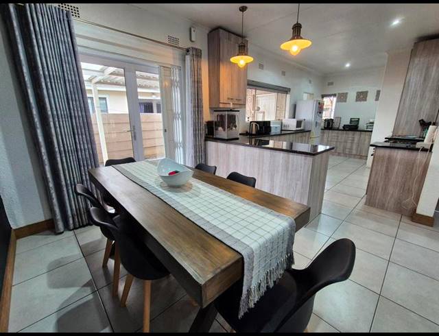 4 BEDROOM HOUSE FOR SALE IN BRACKENHURST